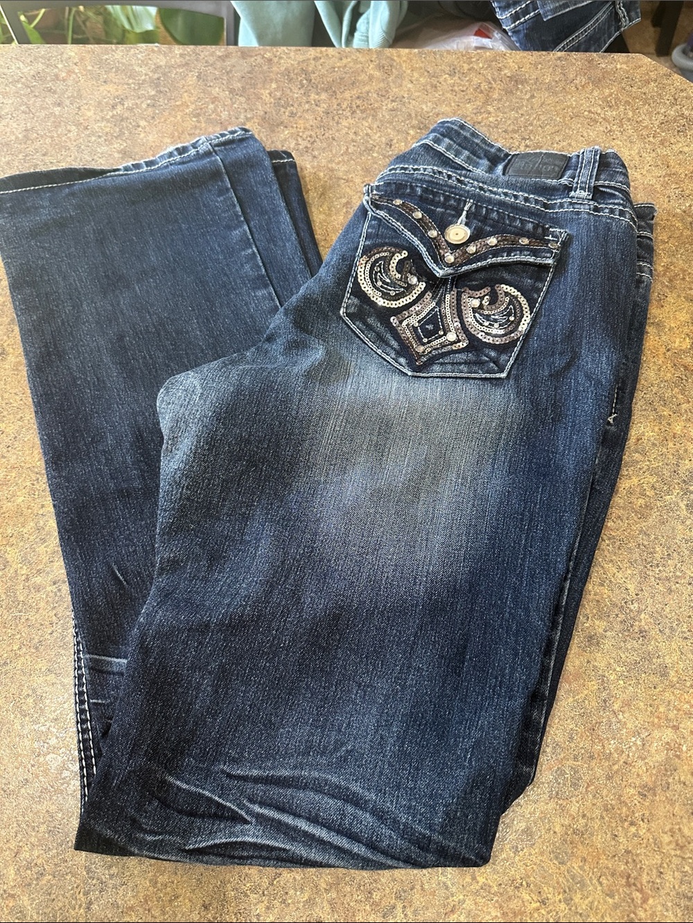 Dark Wash Embroidered Pocket Women’s Jeans